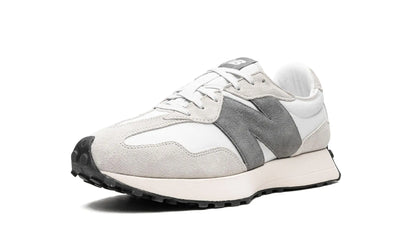 NEW BALANCE
327 Shoe Flyes