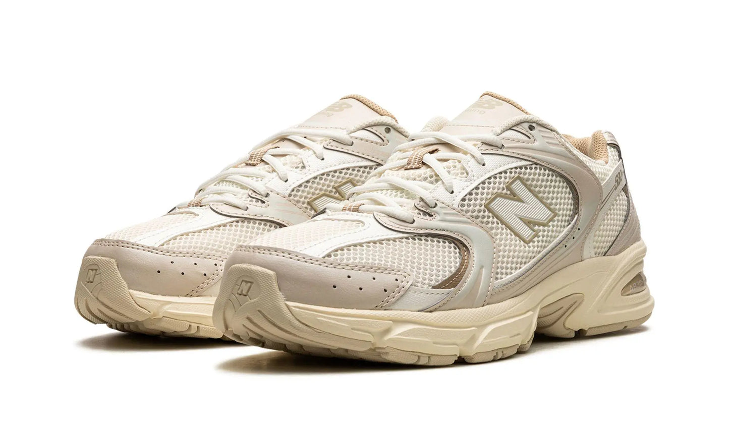 NEW BALANCE
530
"Beige / Angora" Shoe Flyes