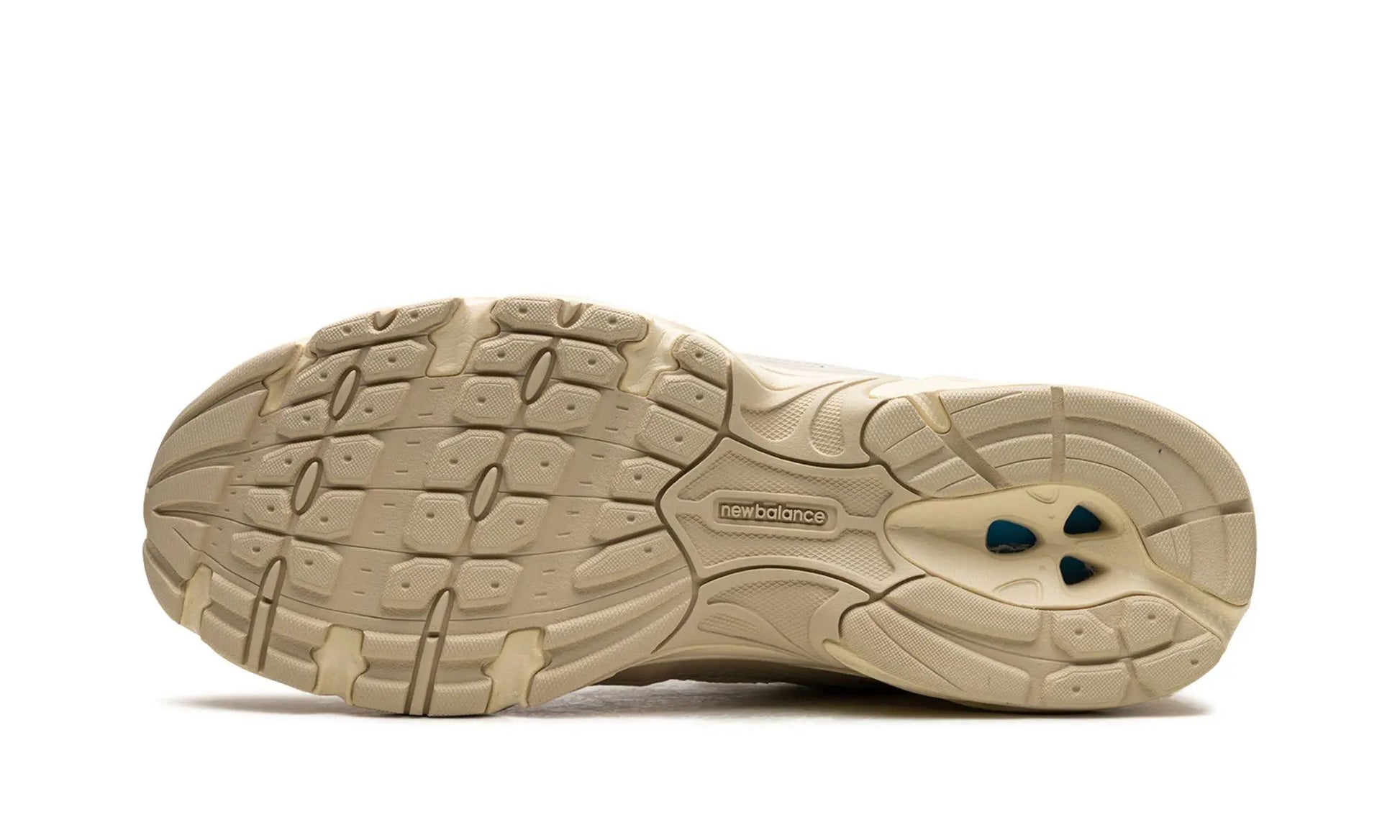 NEW BALANCE
530
"Beige / Angora" Shoe Flyes