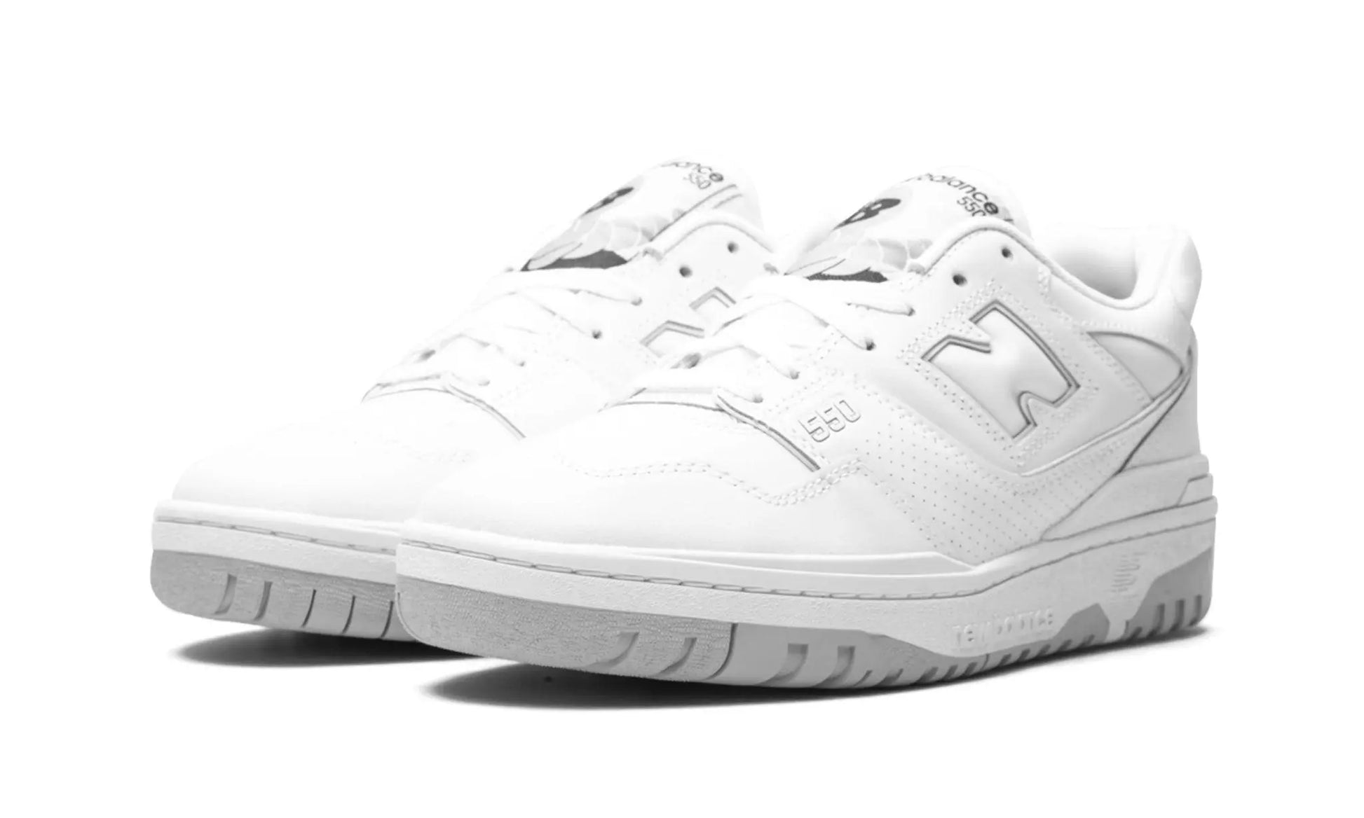 NEW BALANCE
550
"White / Grey" Shoe Flyes
