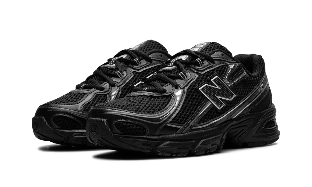 NEW BALANCE
740
"BLACK SILVER" Shoe Flyes