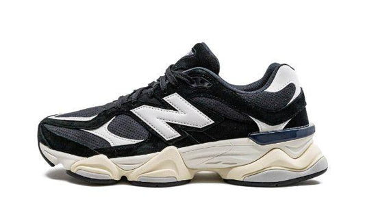 NEW BALANCE
9060
"Black / White" Shoe Flyes