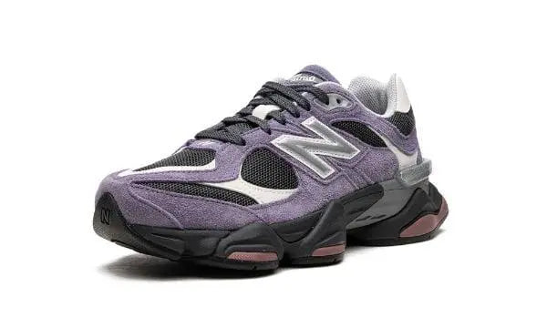 NEW BALANCE
9060
"Violet Noir Shoe Flyes