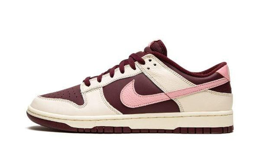 NIKE DUNK LOW PRM
"Valentine's Day 2023" Shoe Flyes