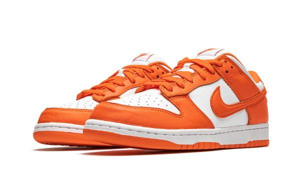 NIKE DUNK LOW RETRO
"Syracuse" Shoe Flyes