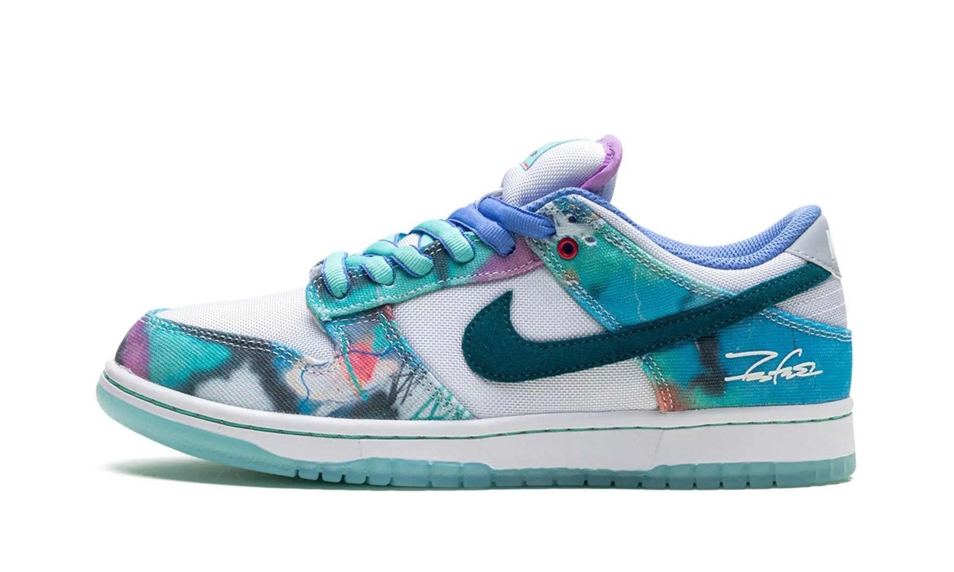 NIKE DUNK LOW SB "Futura Laboratories - Bleached Aqua Shoe Flyes