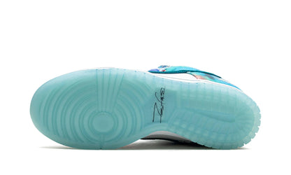NIKE DUNK LOW SB "Futura Laboratories - Bleached Aqua Shoe Flyes