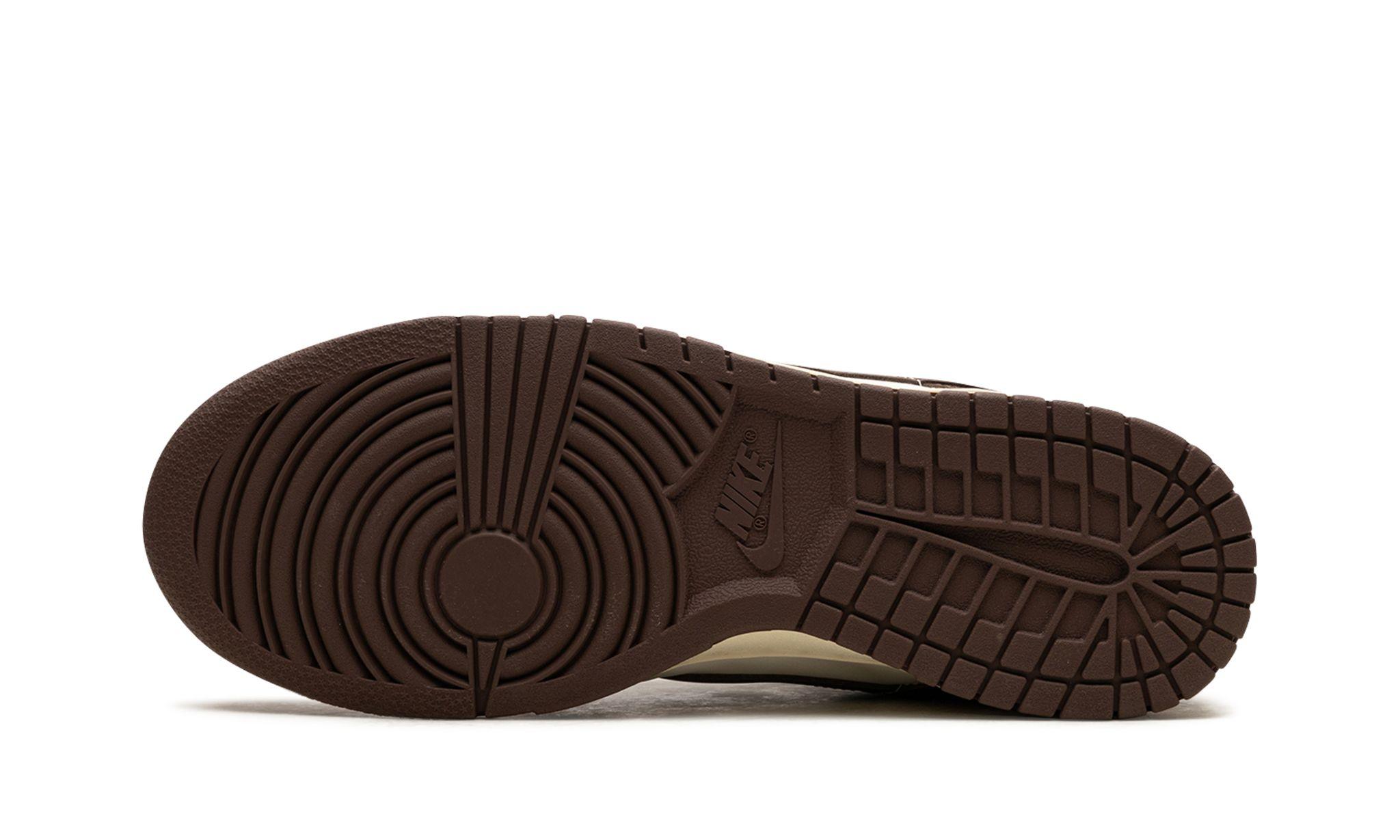 NIKE DUNK LOW "Cacao Wow" Shoe Flyes