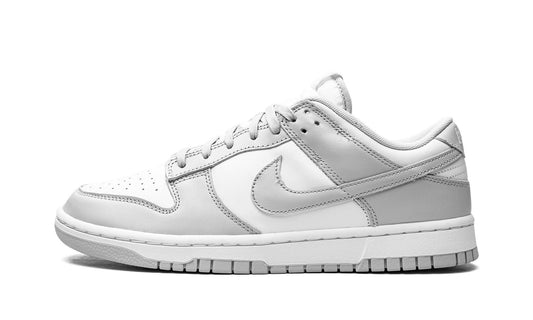 NIKE
DUNK LOW
"Grey Fog" Shoe Flyes