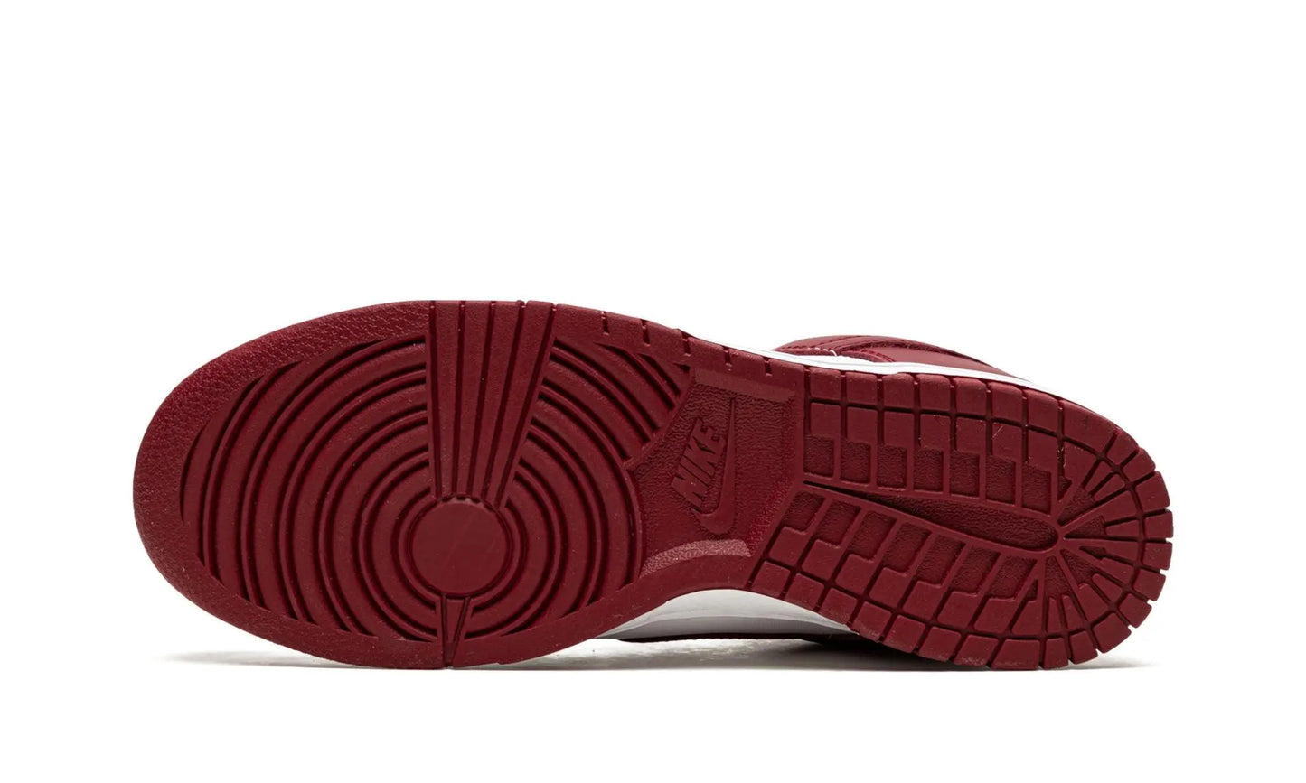 NIKE DUNK LOW
"Team Red" Shoe Flyes
