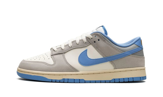 NIKE Dunk Low
"Athletic Department - University Blue" Shoe Flyes