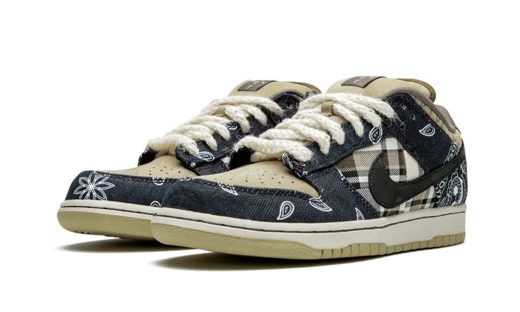 NIKE SB DUNK LOW 'TRAVIS SCOTT' Shoe Flyes