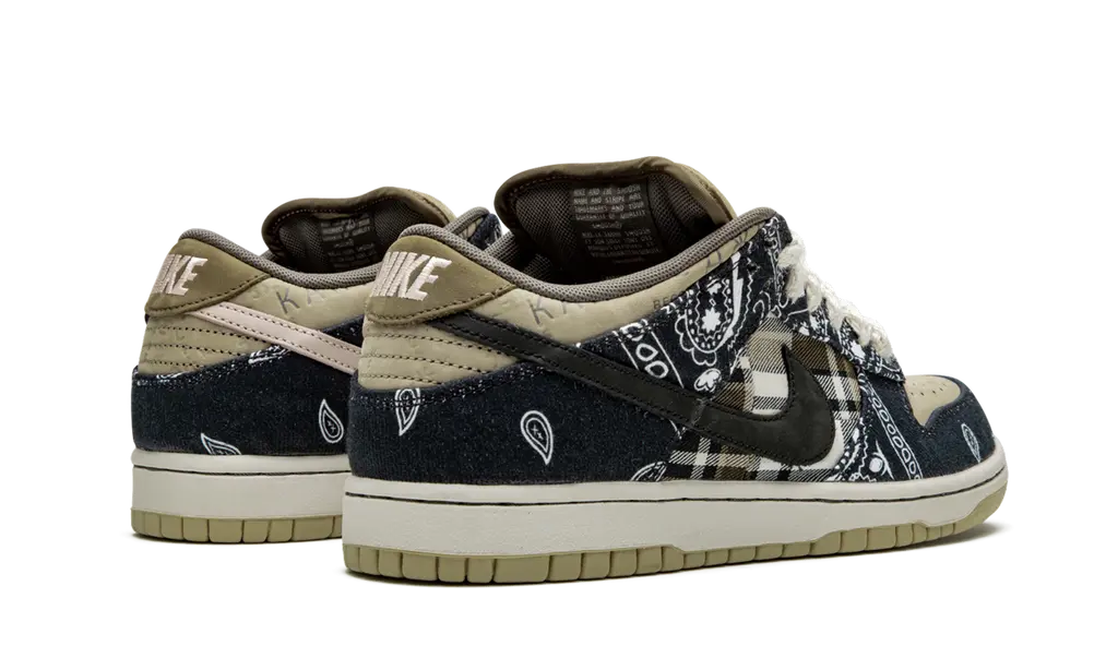 NIKE SB DUNK LOW 'TRAVIS SCOTT' Shoe Flyes