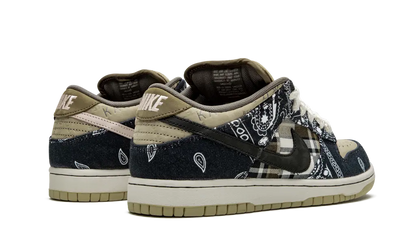 NIKE SB DUNK LOW 'TRAVIS SCOTT' Shoe Flyes