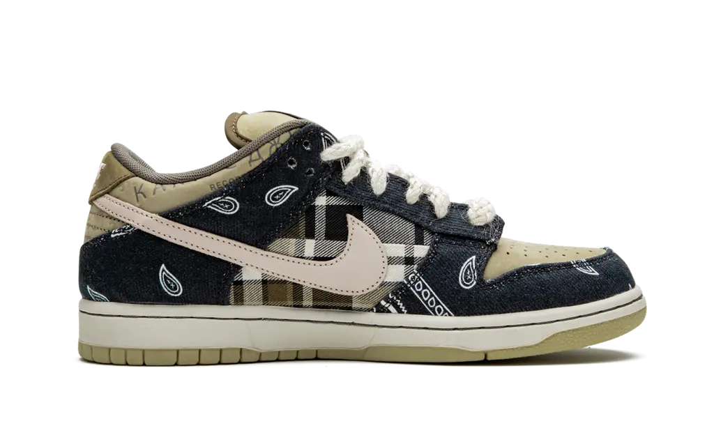 NIKE SB DUNK LOW 'TRAVIS SCOTT' Shoe Flyes