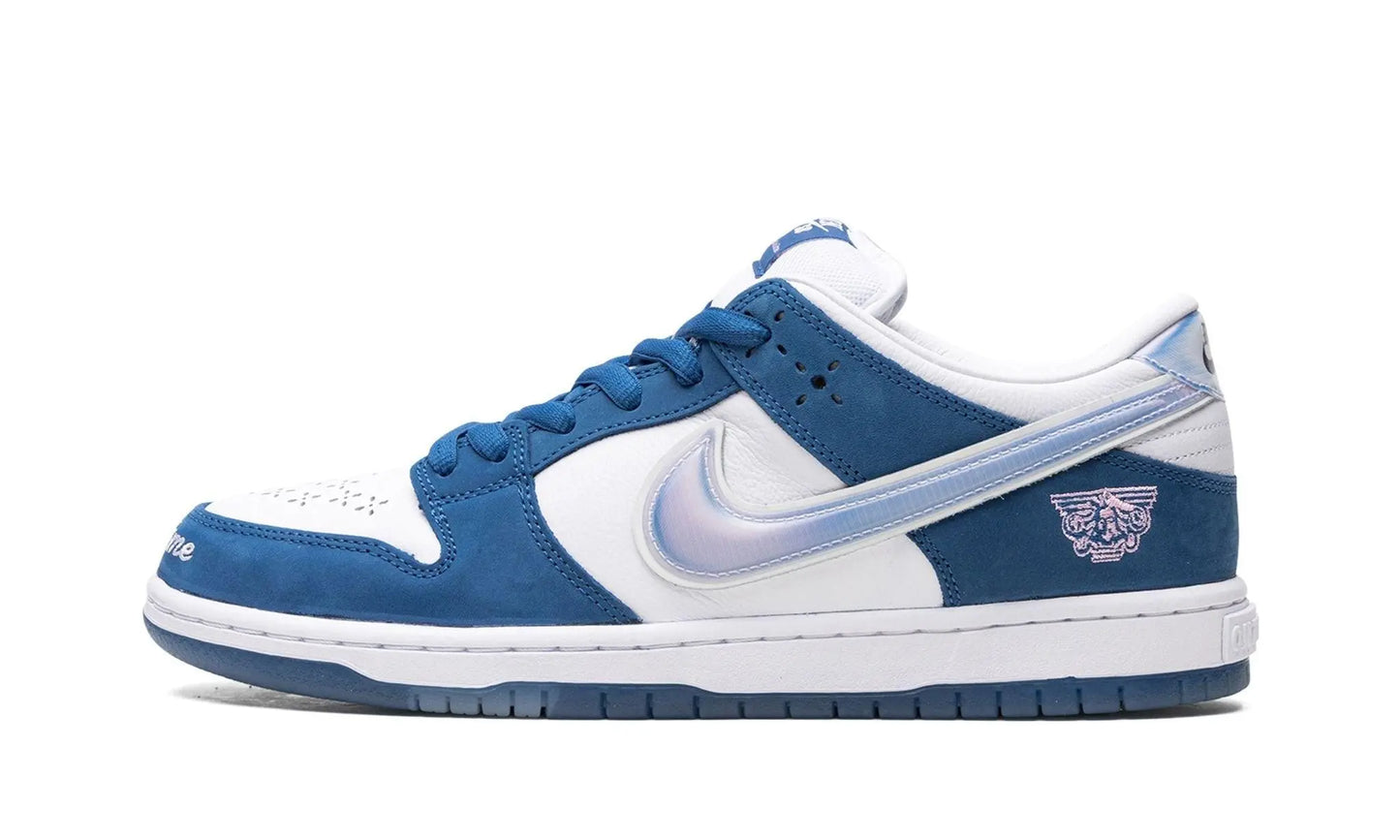 NIKE SB Dunk Low
"Born x Raised" Shoe Flyes