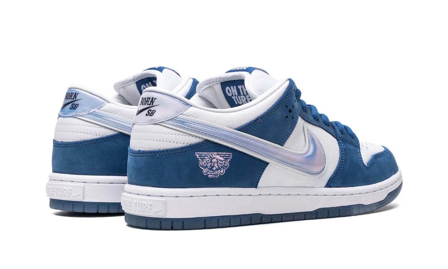 NIKE SB Dunk Low
"Born x Raised" Shoe Flyes