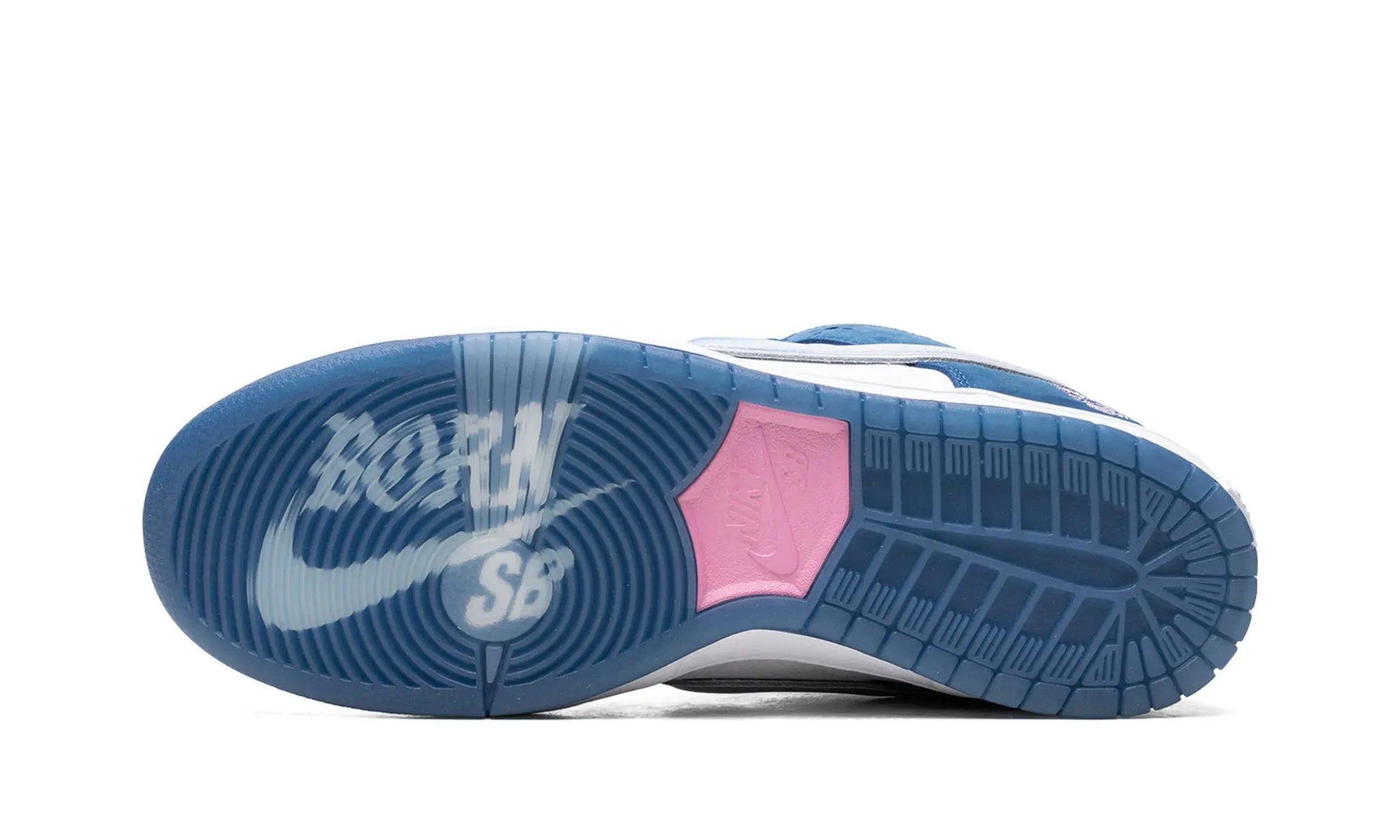 NIKE SB Dunk Low
"Born x Raised" Shoe Flyes