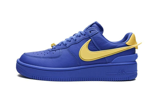NIKE X AMBUSH
AIR FORCE 1 LOW
"AMBUSH - Game Royal Shoe Flyes