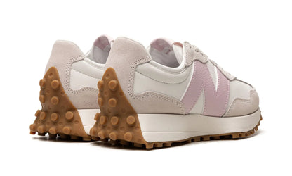 New Balance
327 WMNS
"Moonbeam December Sky" Shoe Flyes