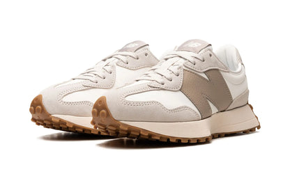 New Balance
327
"Moonbeam Driftwood" Shoe Flyes