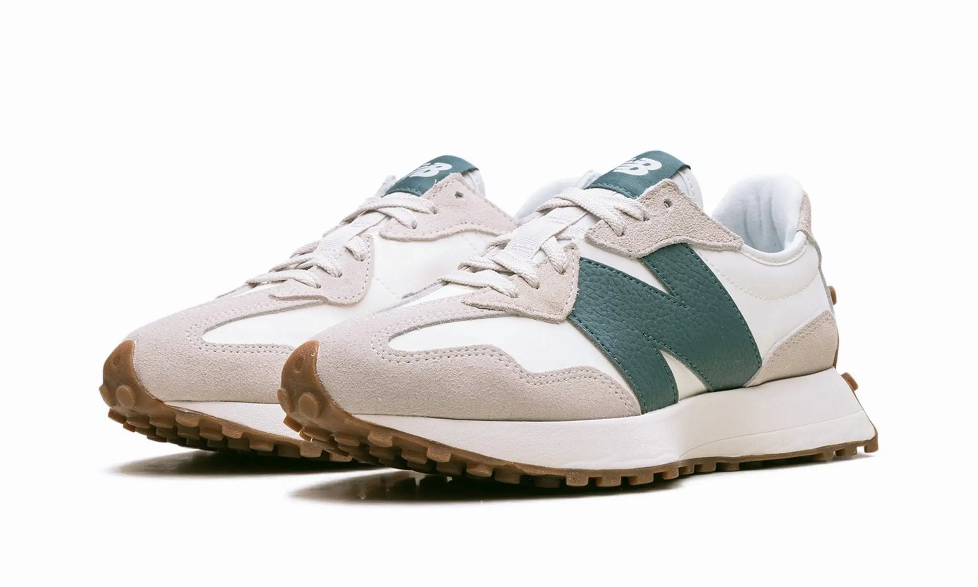 New Balance
327
"Moonbeam New Spruce" Shoe Flyes