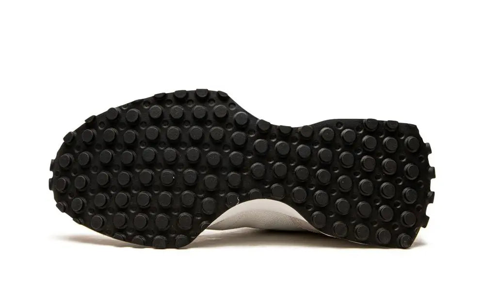 New Balance
327
"White / Black" Shoe Flyes