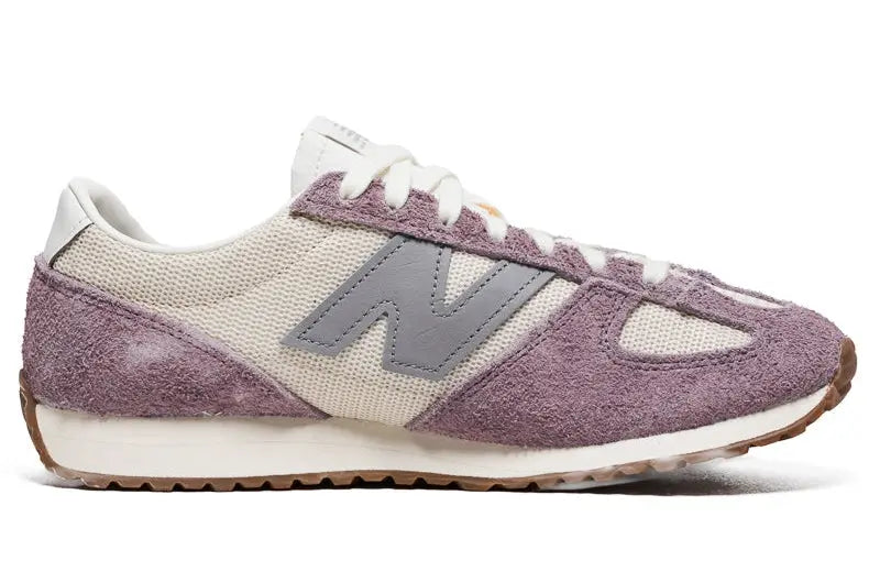 New Balance 471
"Linen/Ice Wine" Shoe Flyes