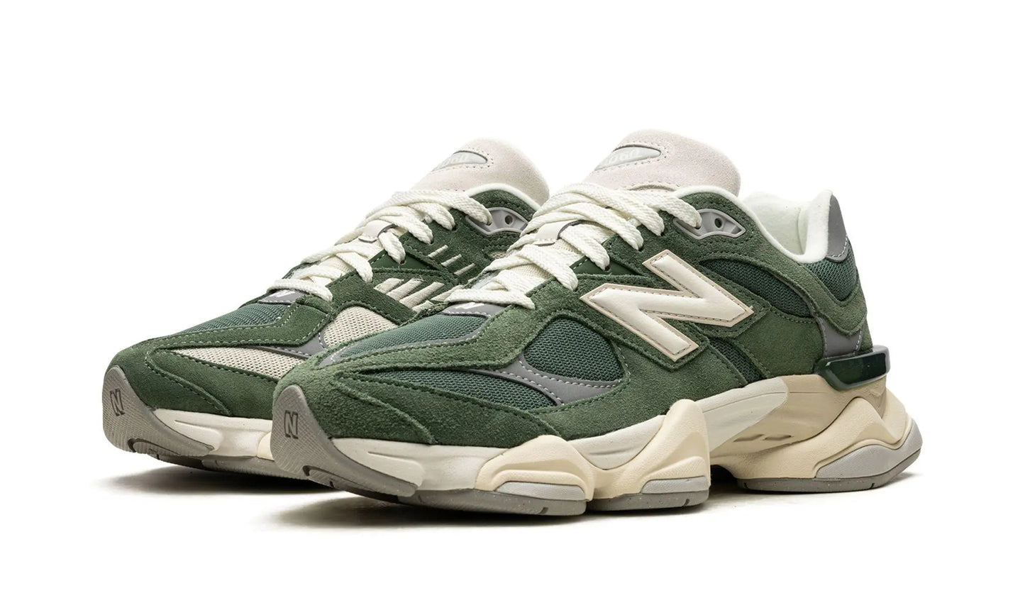 New Balance
9060 "Green Suede" Shoe Flyes