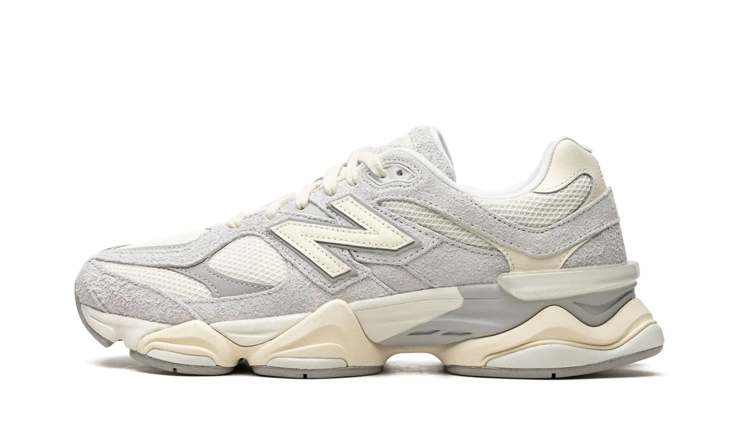 New Balance
9060
"Quartz Grey" Shoe Flyes