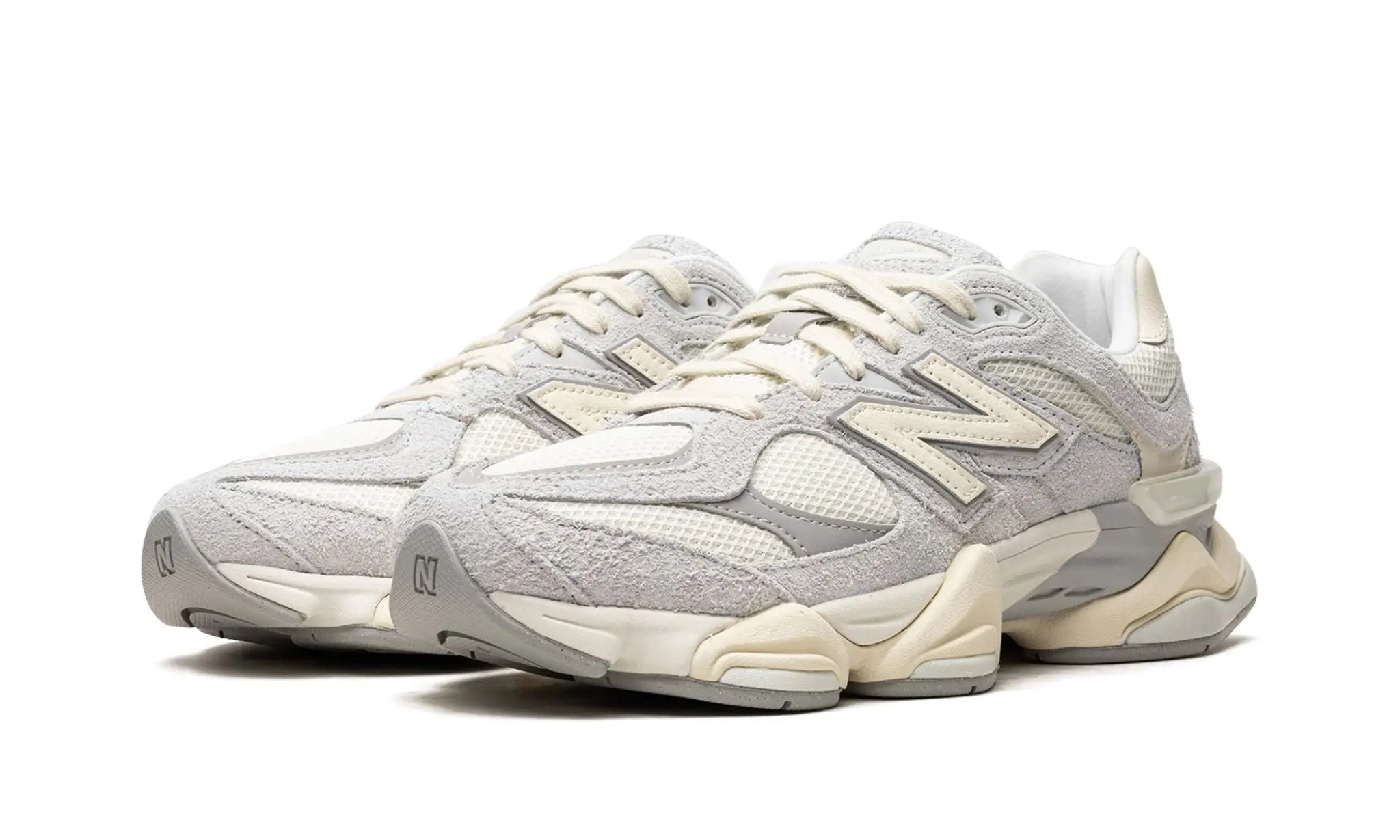 New Balance
9060
"Quartz Grey" Shoe Flyes
