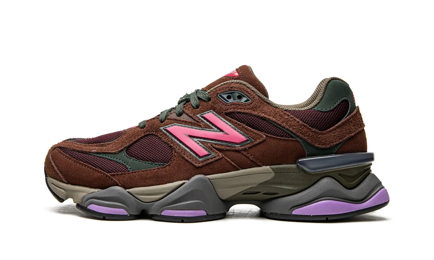 New Balance
9060
"Rich Oak / Burgundy" Shoe Flyes