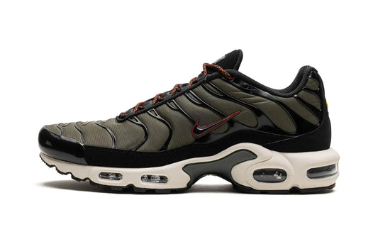Nike
Air Max Plus TN
"Cargo Khaki" Shoe Flyes