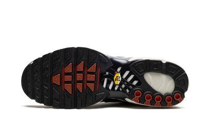Nike
Air Max Plus TN
"Cargo Khaki" Shoe Flyes