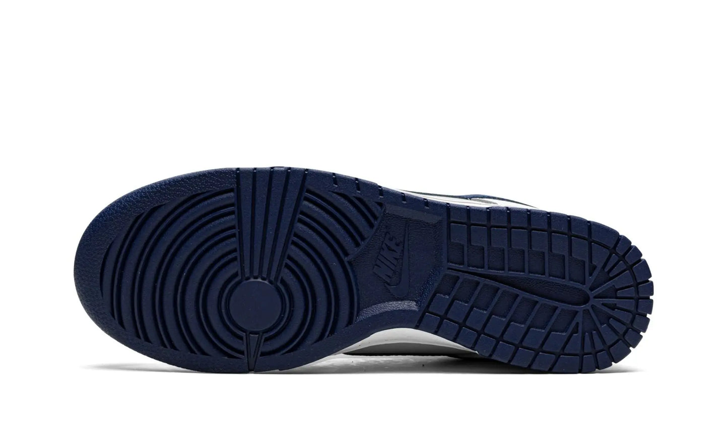 Nike
Dunk Low Retro EMB
"NBA 75th Anniversary Brooklyn Nets" Shoe Flyes