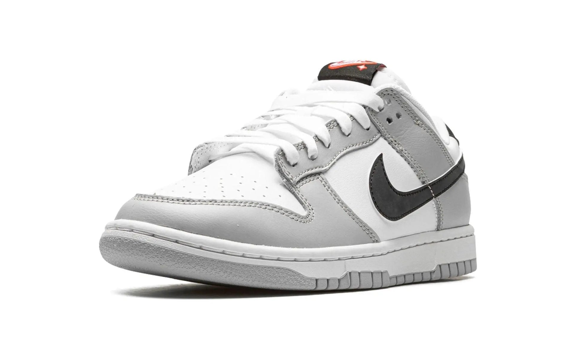 Nike
Dunk Low SE
"Lottery Pack - Grey" Shoe Flyes