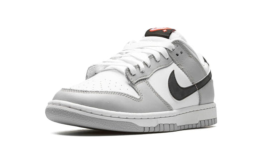 Nike
Dunk Low SE
"Lottery Pack - Grey" Shoe Flyes