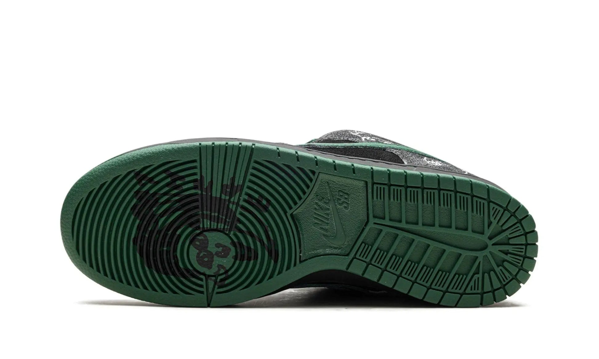 Nike
SB Dunk Low
"There Skateboards" Shoe Flyes