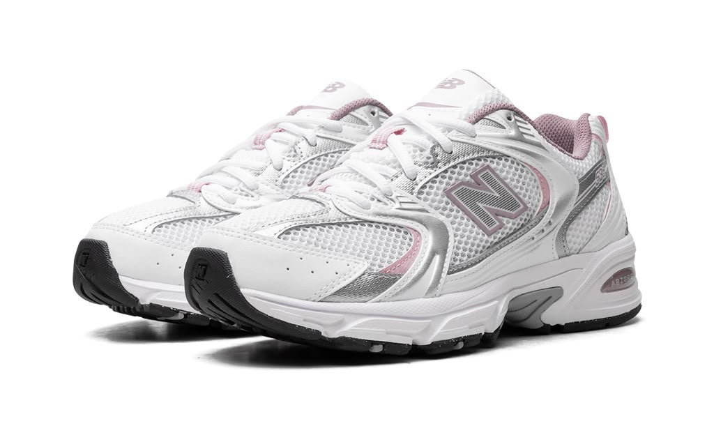 NEW BALANCE
530
"WHITE/SILVER METALIC/ICE WINE/MID CENTURY PIN"