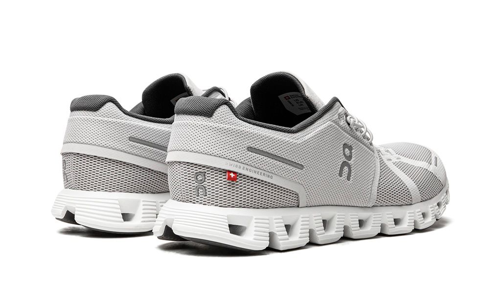 ON RUNNING
CLOUD 5
"GLACIER GREY WHITE"