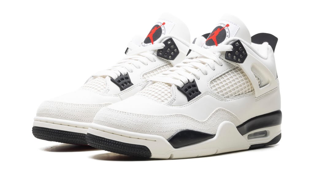 JORDAN
AIR JORDAN 4
"FLIGHT CLUB"