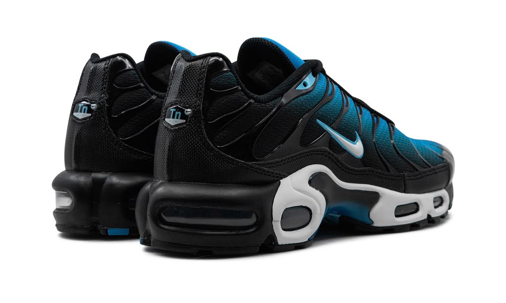NIKE
AIR MAX PLUS
"AQUARIUS BLUE"