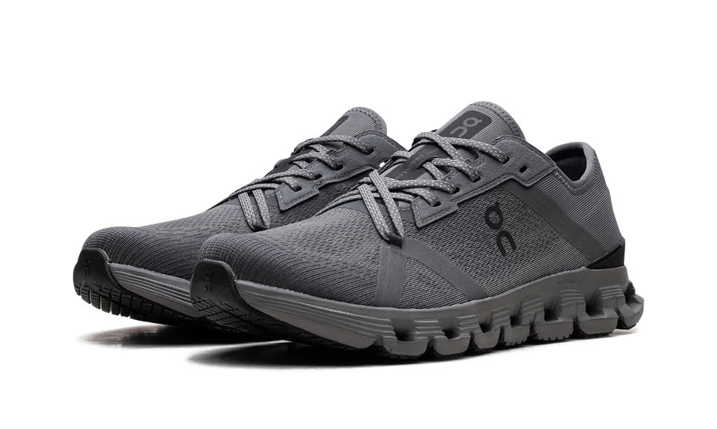 ON RUNNING
CLOUD X 4 AD
"STONE BLACK"