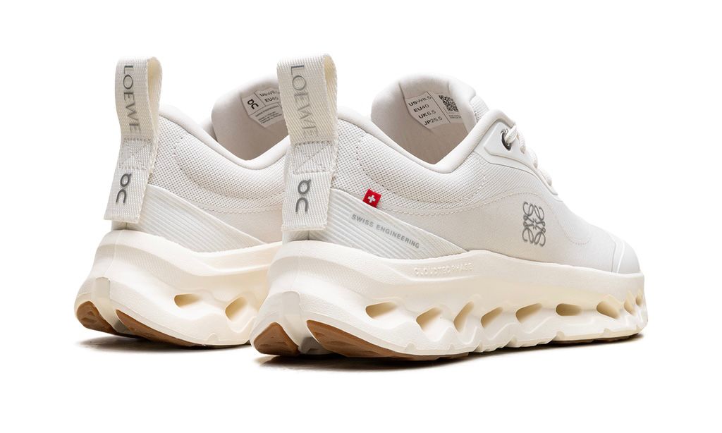 ON RUNNING
CLOUDTILT 2
"LOEWE ALL WHITE"