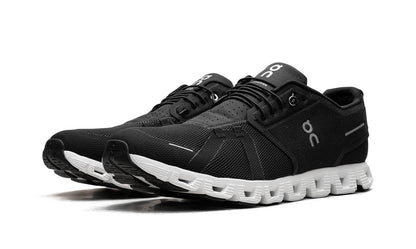 ON RUNNING
CLOUD 5
"BLACK/WHITE"