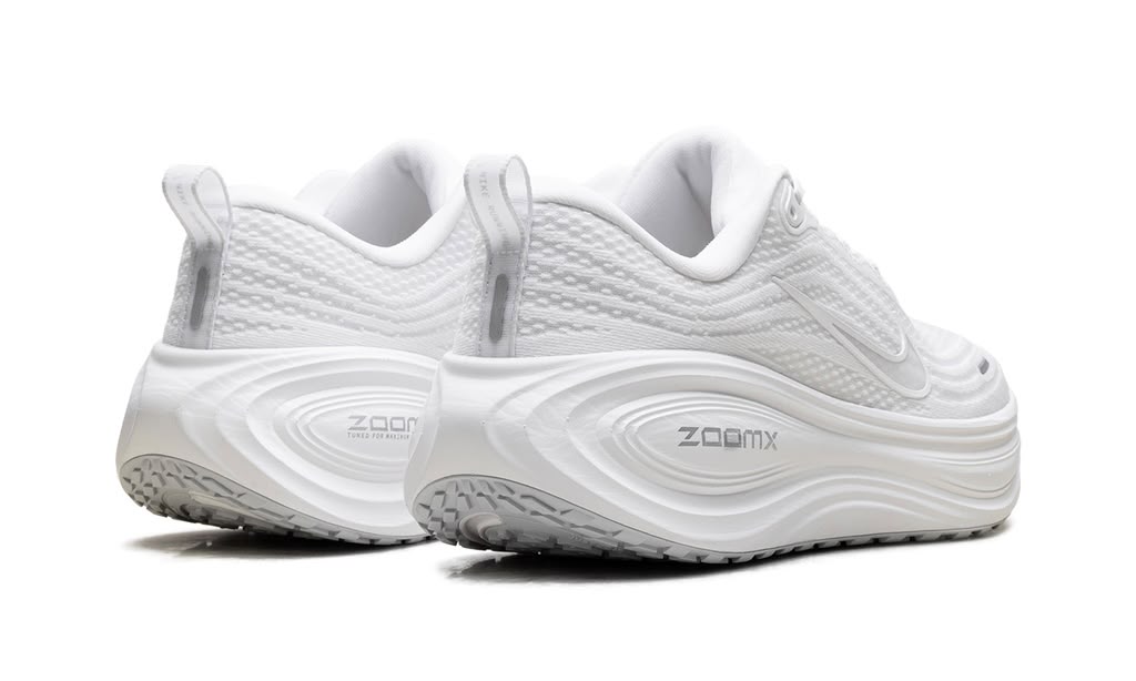 NIKE VOMERO PLUS
"TRIPLE WHITE"