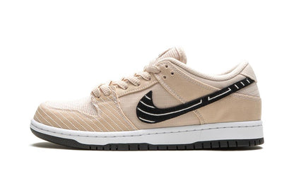 NIKE
SB DUNK LOW
"ALBINO & PRETO - JIU JITSU"