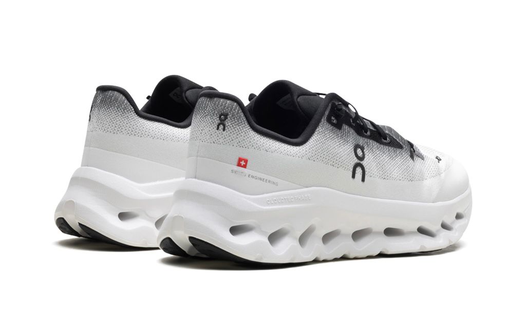 ON RUNNING
CLOUDTILT
"BLACK | IVORY"