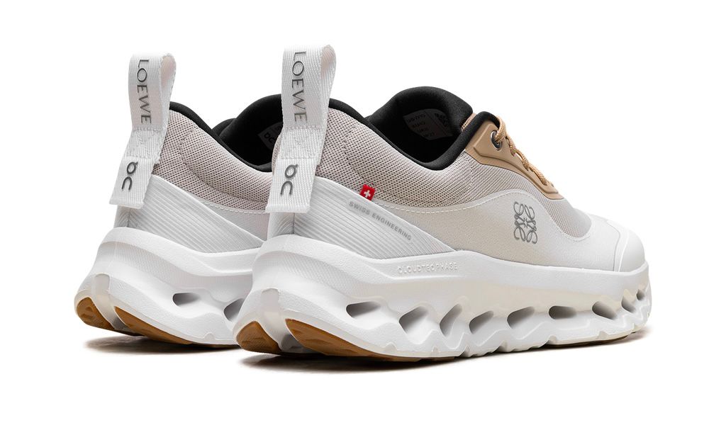 ON RUNNING
CLOUDTILT 2
"LOEWE TAN WHITE GUM"