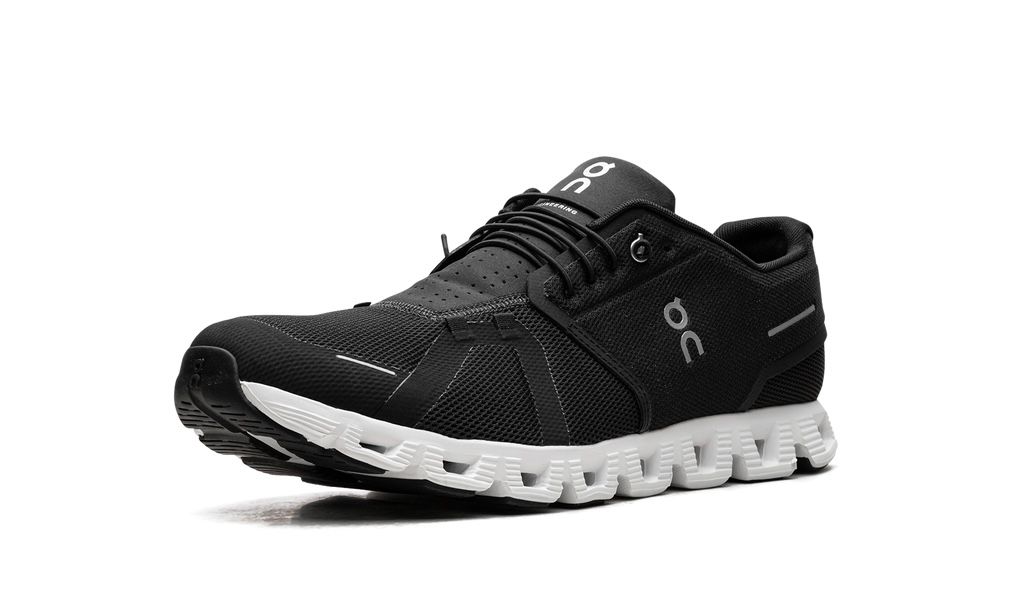 ON RUNNING
CLOUD 5
"BLACK/WHITE"